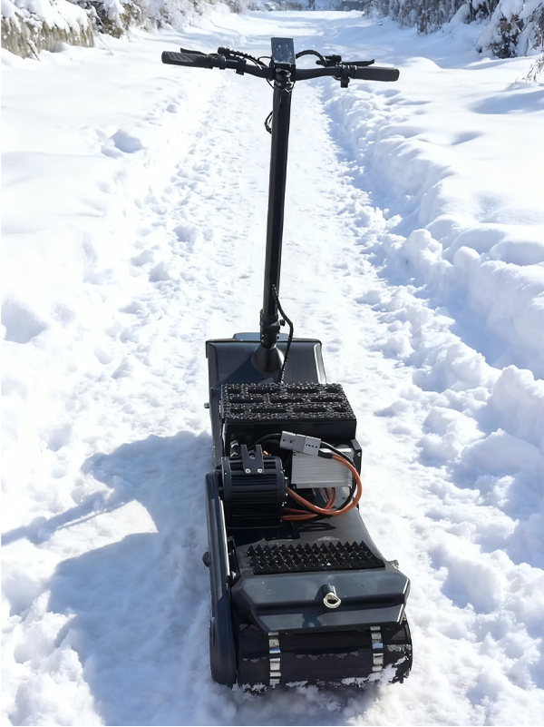 Youmota S30 électrique sur la neige – vue avant