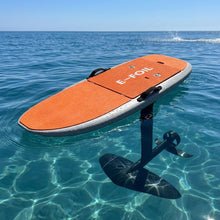 Hydrofoil électrique Wave Chaser EDEF001 orange sur l’eau